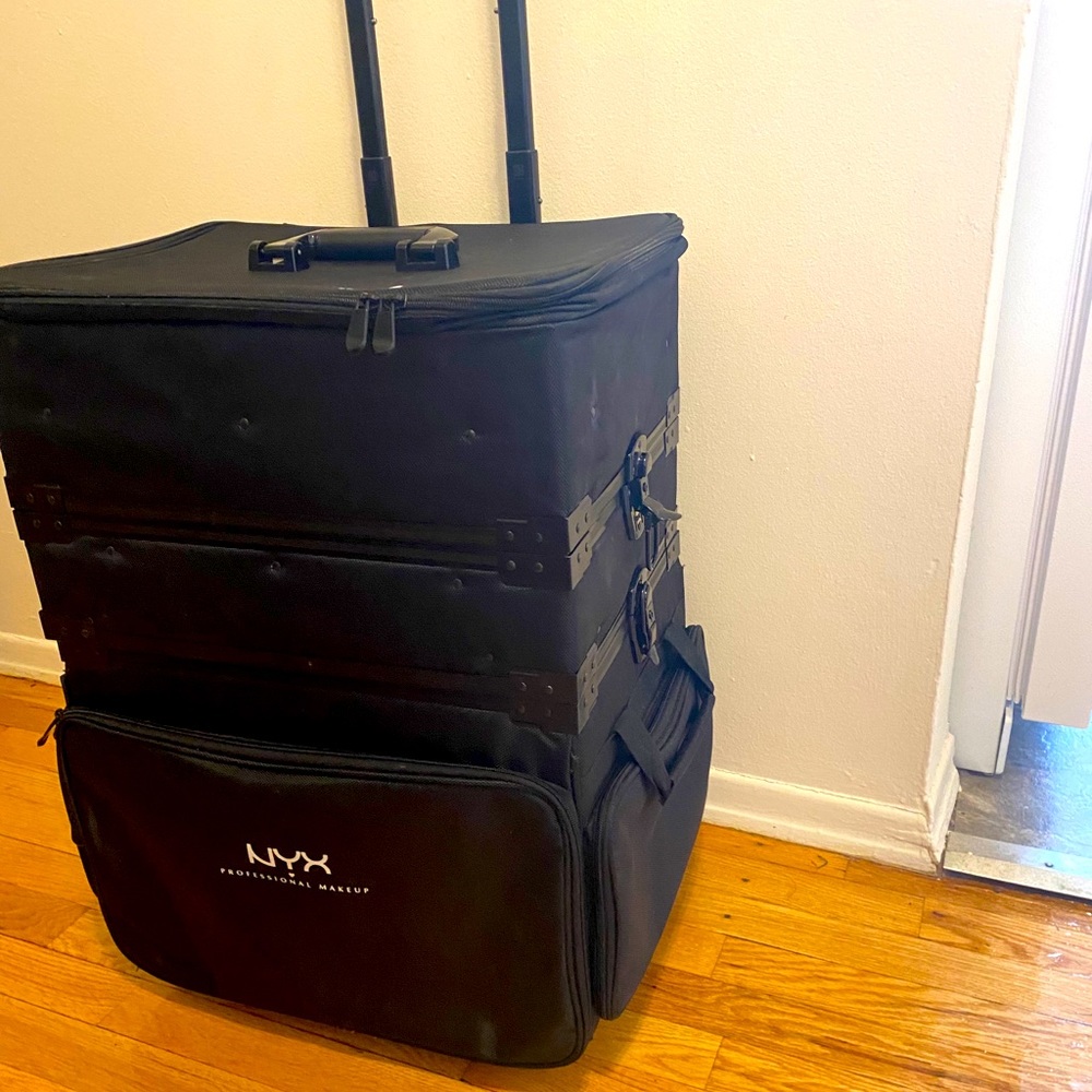 3 Tier Stackable Makeup Train Case